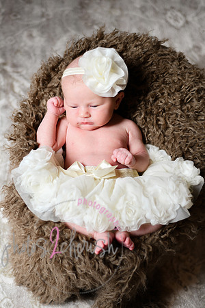 Amelia [newborn] images 066