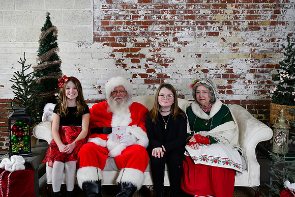 2024 Santa [Knotts] 15