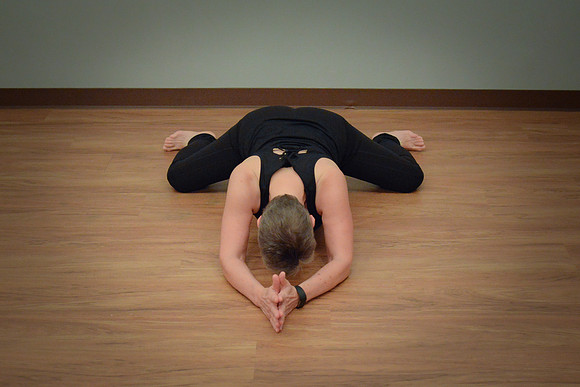 half moon poses 017