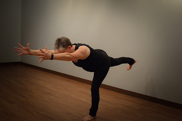 half moon poses 034