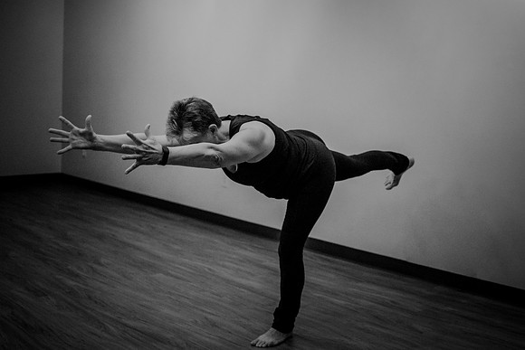 half moon poses 035