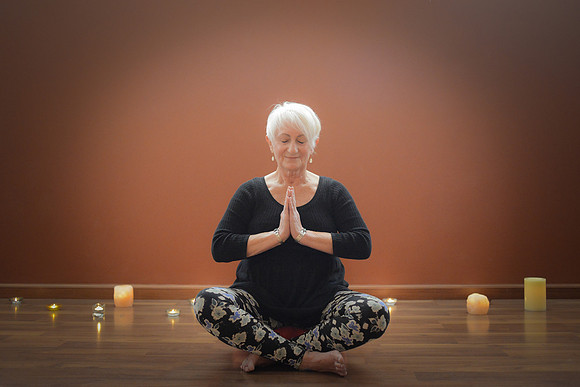 half moon poses 045