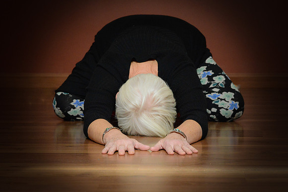 half moon poses 065