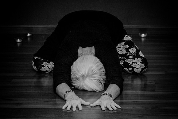 half moon poses 067