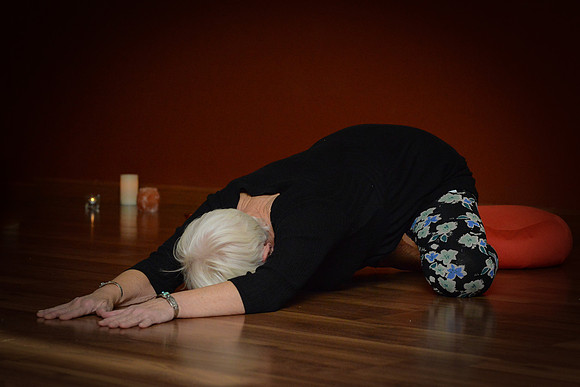 half moon poses 068