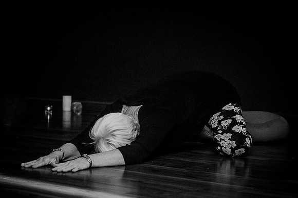 half moon poses 069