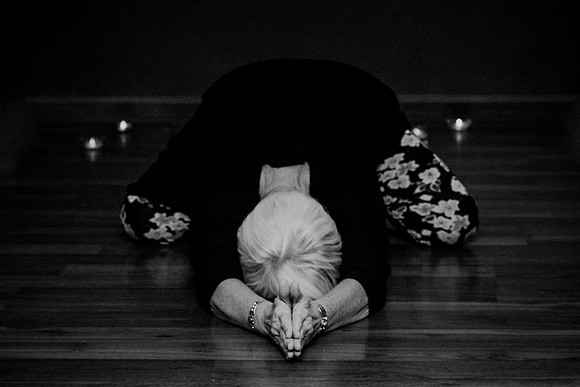 half moon poses 071