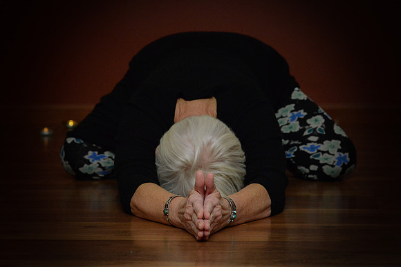 half moon poses 073