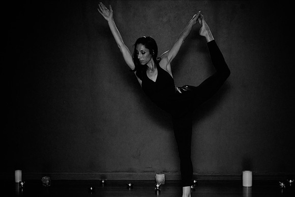 half moon poses 077