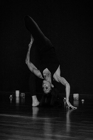 half moon poses 079