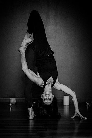 half moon poses 080