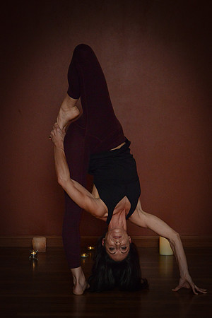 half moon poses 082