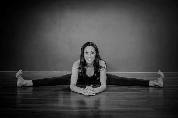 half moon poses 092