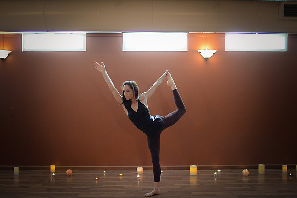 half moon poses 096