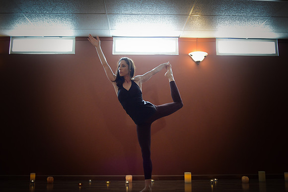 half moon poses 097