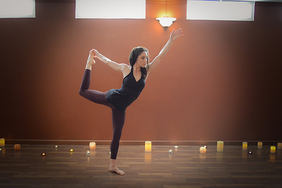 half moon poses 099