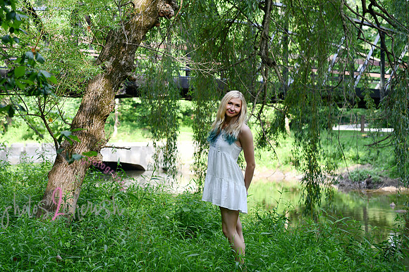 Gwen [MHS Senior] 196