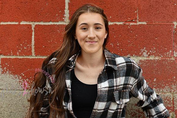 Carmella [MHS Class of 2025] proofs 057