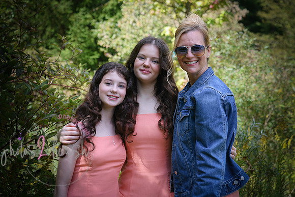 victoria & girls 126