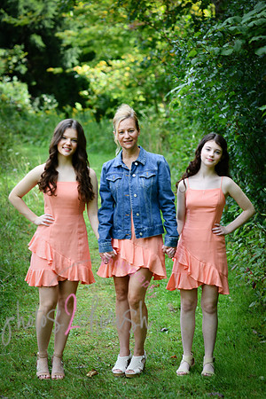 victoria & girls 159