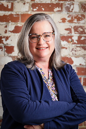 Cathy [headshots] 17