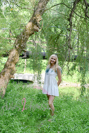 Gwen [MHS Senior] 193