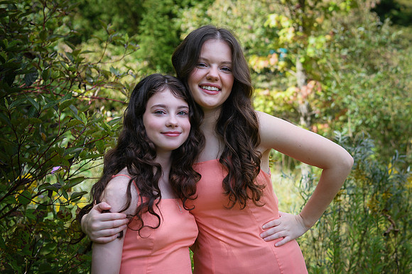 victoria & girls 103