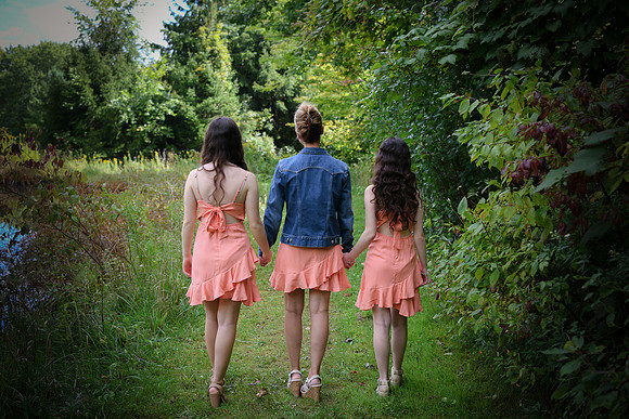 victoria & girls 167