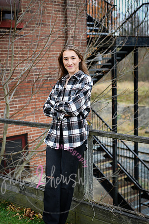 Carmella [MHS Class of 2025] proofs 069