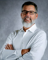 Paul Headshots 45 cropped