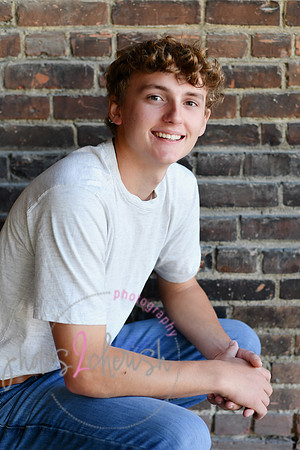 Peek at Gavin [MHS Class of 2025] 55 edited