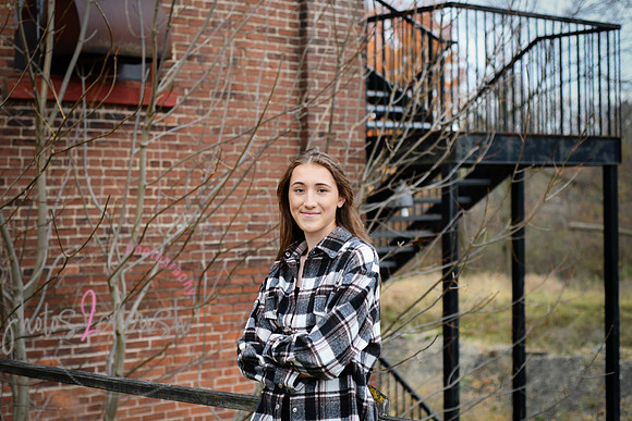 Carmella [MHS Class of 2025] proofs 072