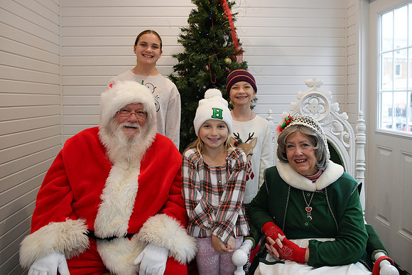 2024 Jennifer Family Santa 02
