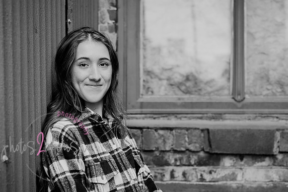 Carmella [MHS Class of 2025] proofs 046