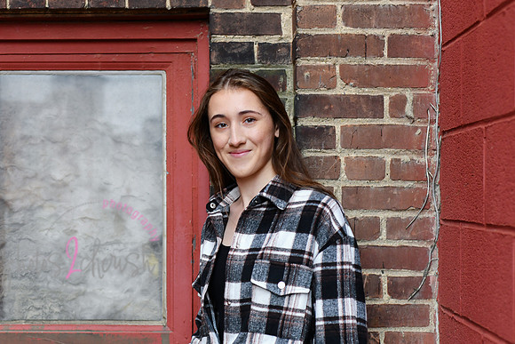 Carmella [MHS Class of 2025] proofs 032