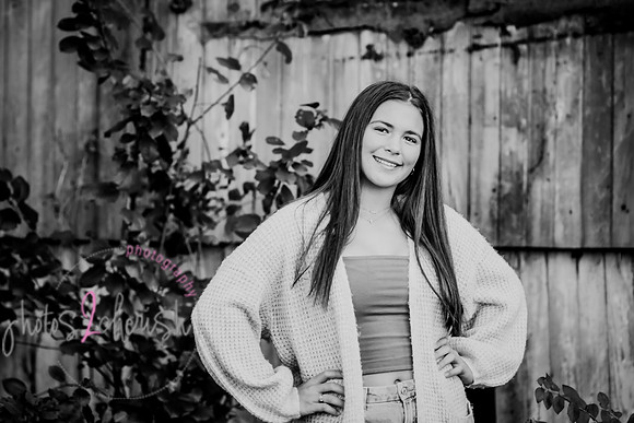 Rylie [senior photos] 021