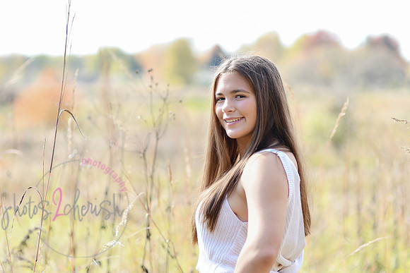 Rylie [senior photos] 220