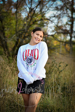 Rylie [senior photos] 321