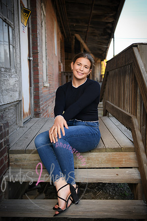 Rylie [senior photos] 327