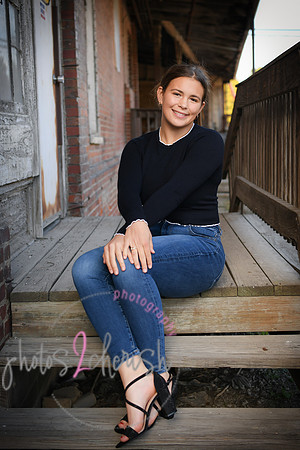 Rylie [senior photos] 328