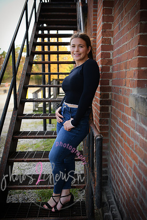 Rylie [senior photos] 351