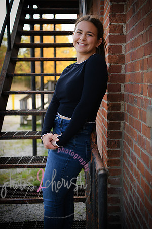 Rylie [senior photos] 357