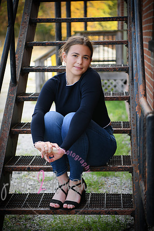 Rylie [senior photos] 359