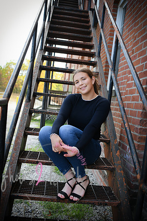 Rylie [senior photos] 370