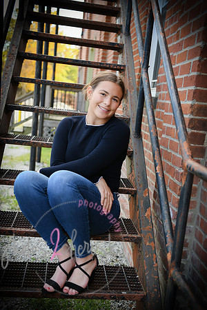 Rylie [senior photos] 375