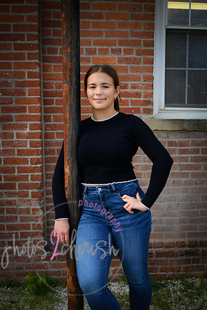 Rylie [senior photos] 384