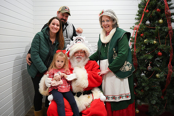 CLW Santa Photos [Family] 01