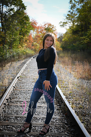 Rylie [senior photos] 430