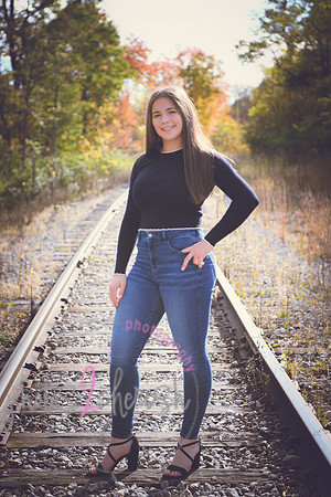 Rylie [senior photos] 435