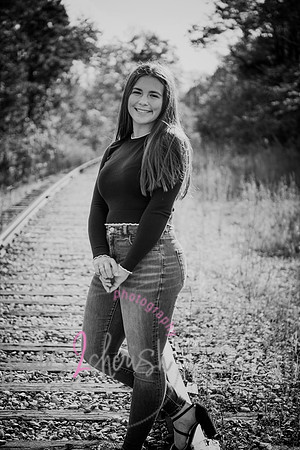 Rylie [senior photos] 467